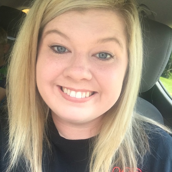 Meet your Posher, Kayleigh - Picture 1 of 1